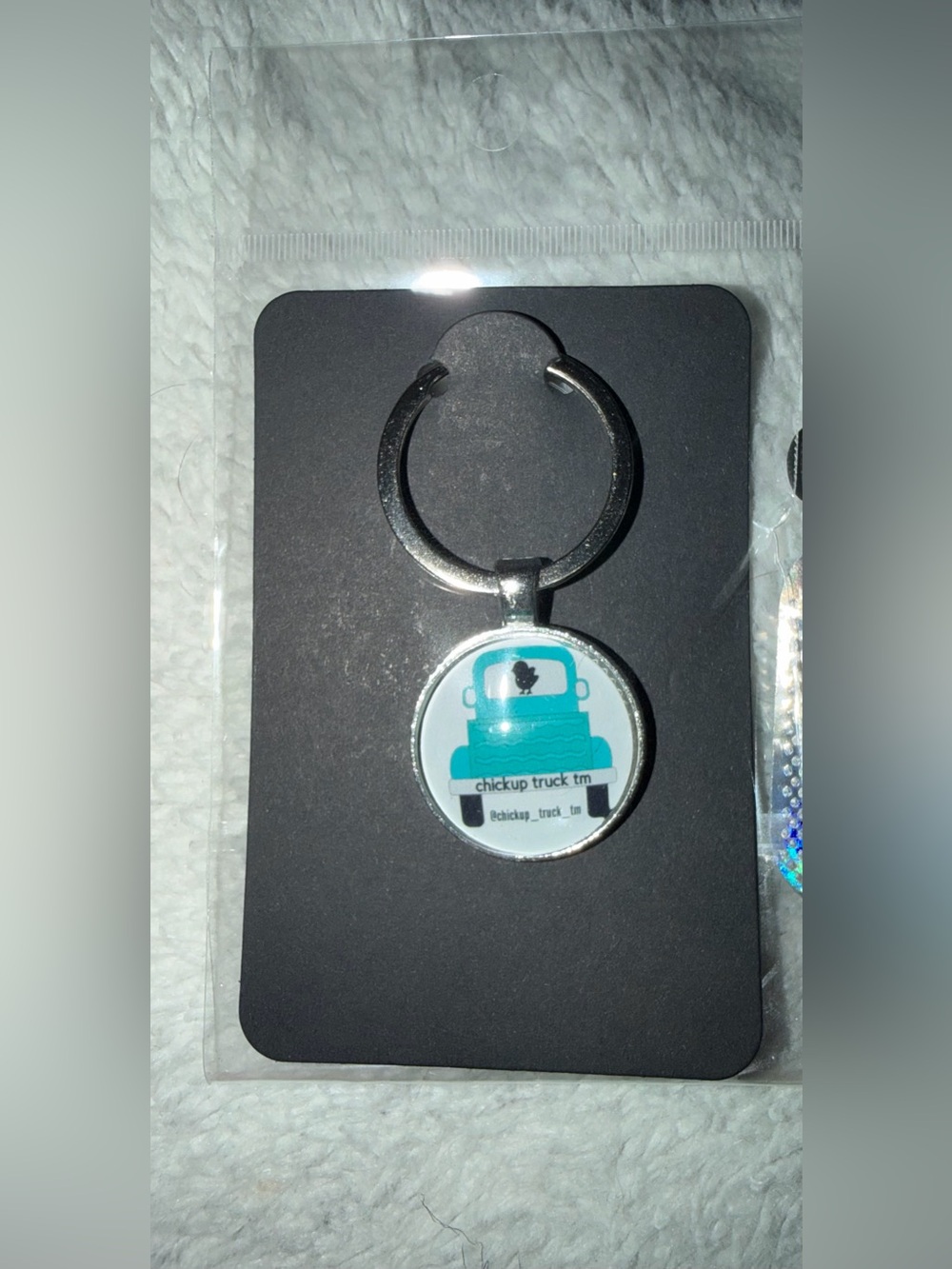 Chickup Truck logo keychain with Truck 🩵🛻🐥🩵